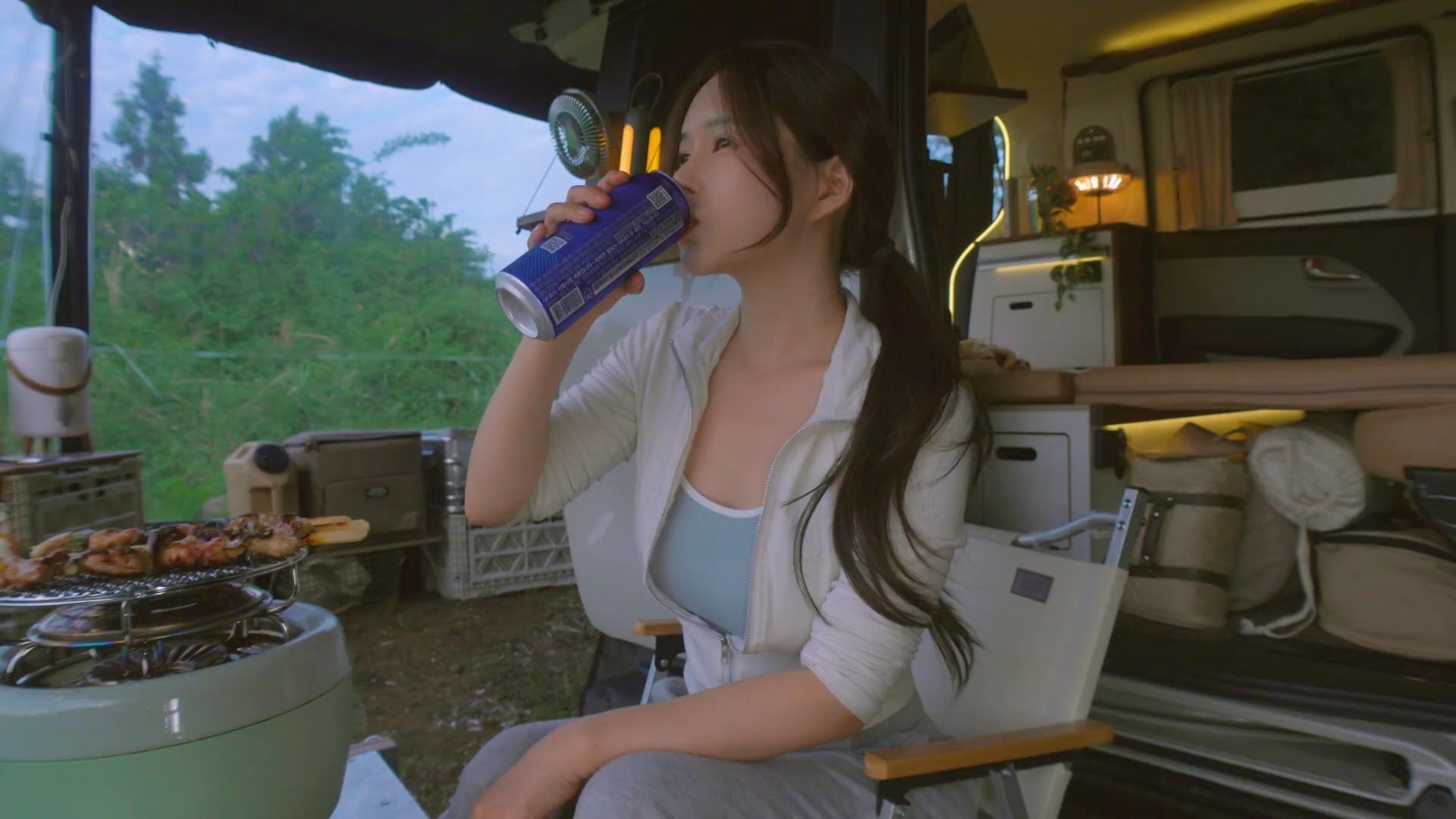 韩正会见国际展览局秘书长科肯切斯